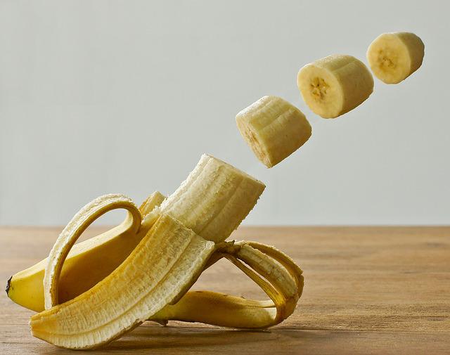 Banana peels can help relieve itching