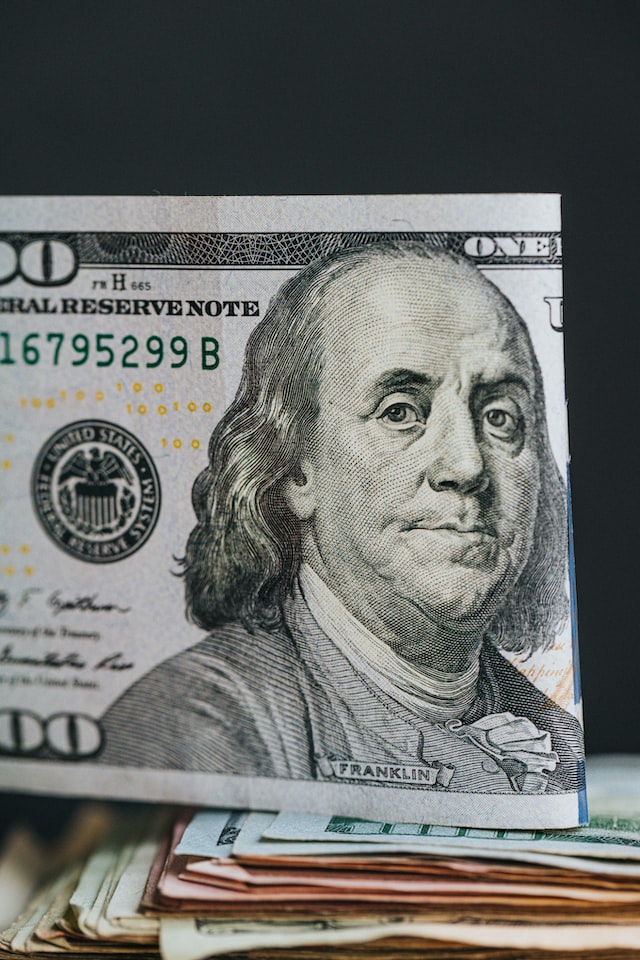 Benjamin Franklin on 100 dollar note