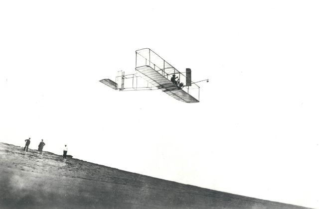  brothers successfully launched the world’s first airplane