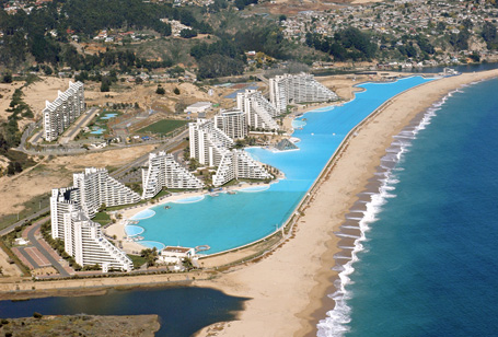 The second-largest swimming pool is in Chile